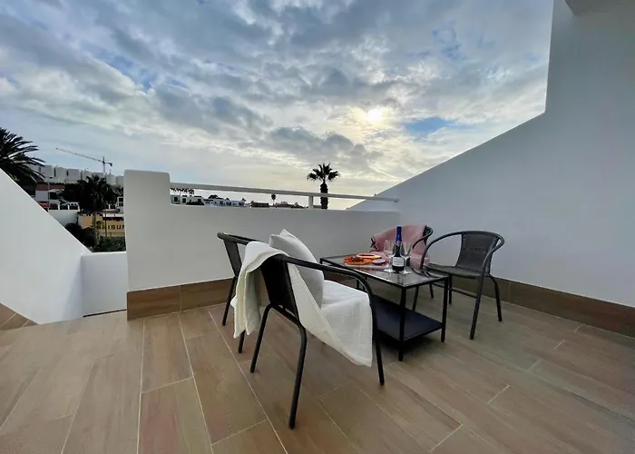 Malibu Park 2116 - Ocean View Apartment